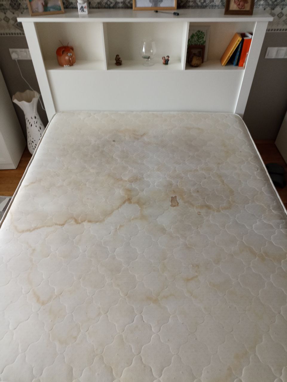 До химчистки рыжего матраса